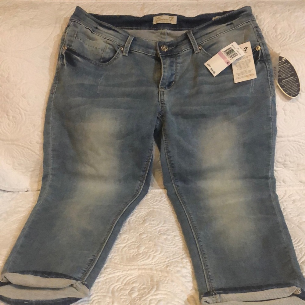 Seven‎ 7 cropped jeans, size 6, NWT